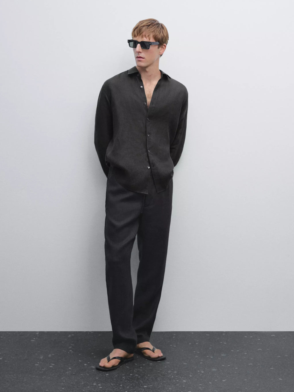 Monterroso Linen Trousers in Black