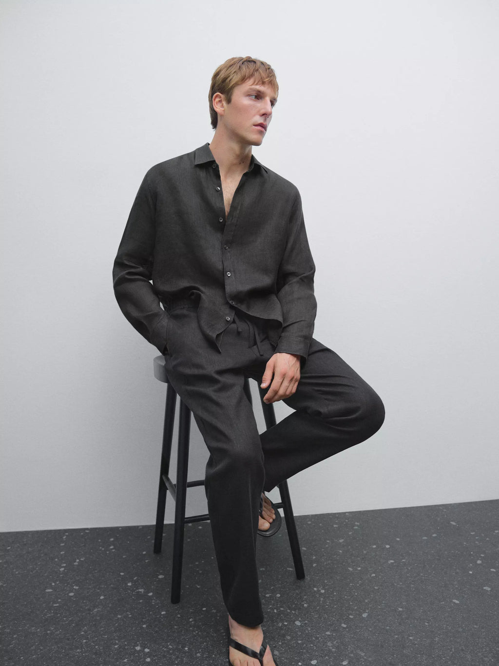 Monterroso Linen Trousers in Black